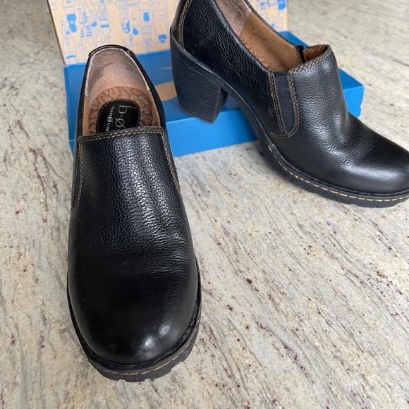 Black Leather Slip Ons with Heels - Picture 2 of 8